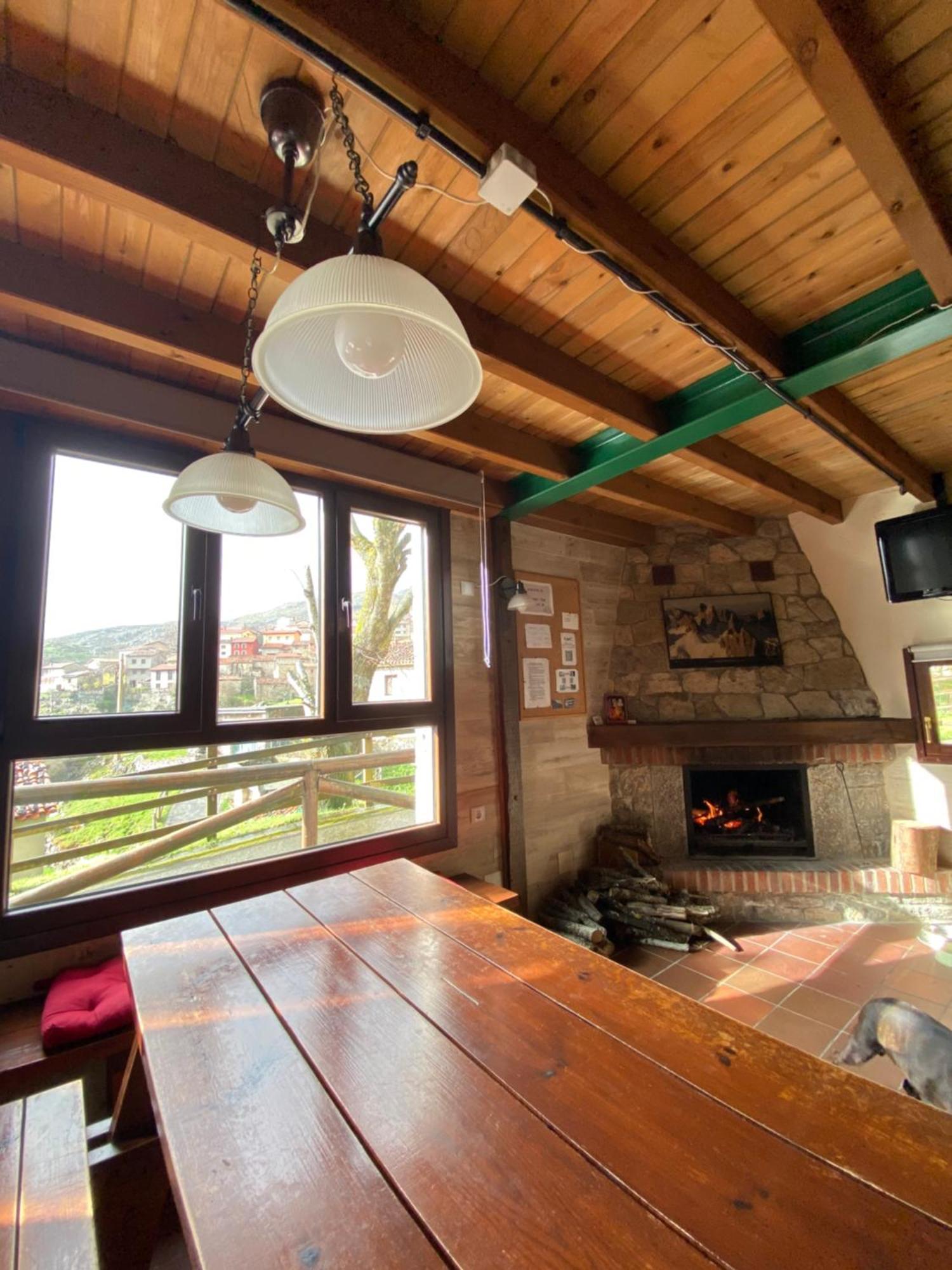 Pena Castil Hostel Sotres